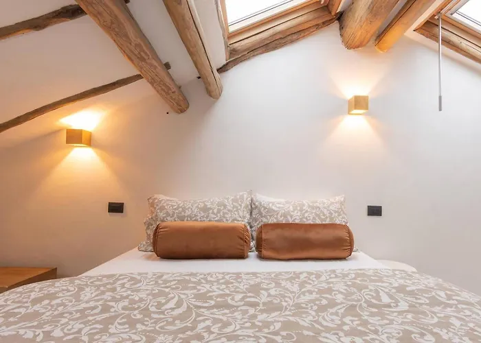 Appartement Tiny Loft With Jacuzzi