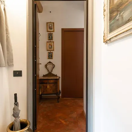 Appartement Tiny Loft With Jacuzzi