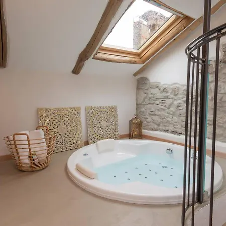 Appartamento Tiny Loft With Jacuzzi Bellano