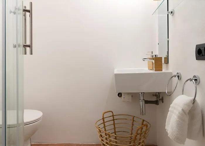 Tiny Loft With Jacuzzi *