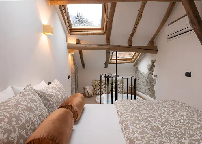 Tiny Loft With Jacuzzi Apartman