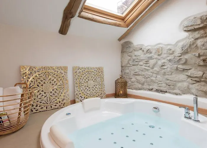 Tiny Loft With Jacuzzi Daire