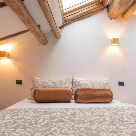 Tiny Loft With Jacuzzi Lägenhet Bellano