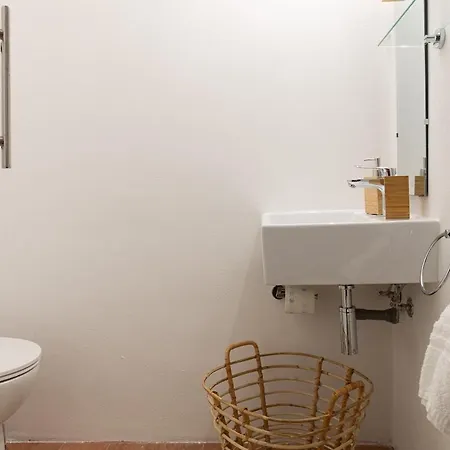 Tiny Loft With Jacuzzi * بيلانو