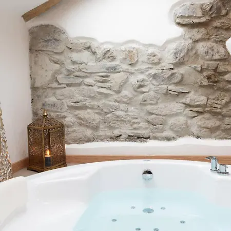 Apartman Tiny Loft With Jacuzzi *