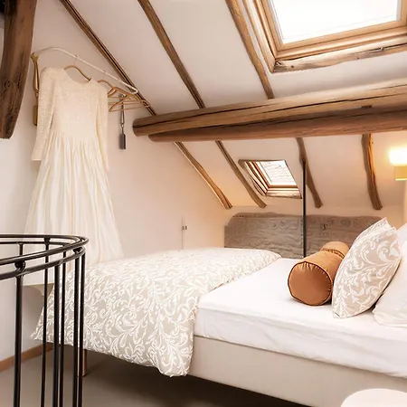 Tiny Loft With Jacuzzi Apartment *