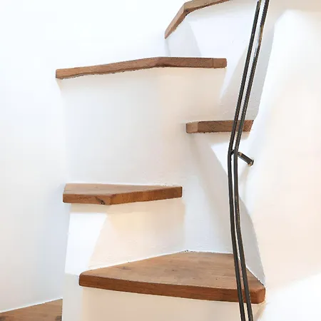 Tiny Loft With Jacuzzi *