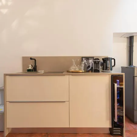 Tiny Loft With Jacuzzi דירה בלאנו