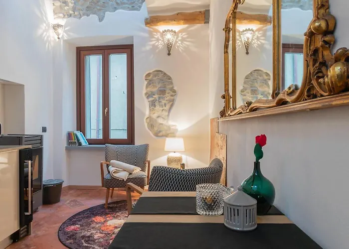 דירה Tiny Loft With Jacuzzi *
