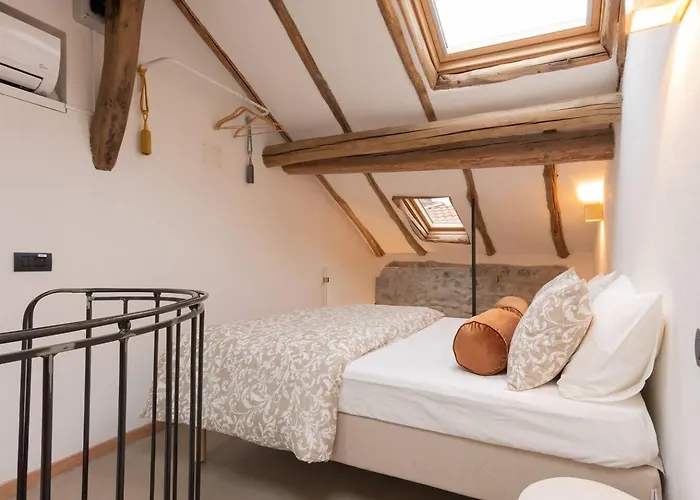 Tiny Loft With Jacuzzi בלאנו