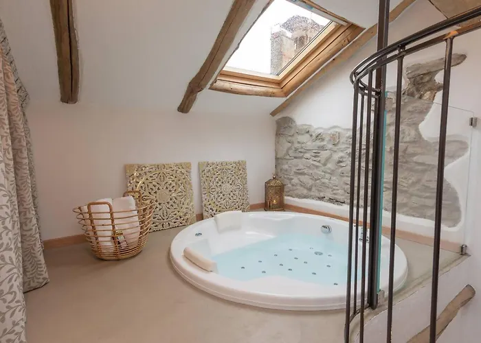 דירה Tiny Loft With Jacuzzi בלאנו